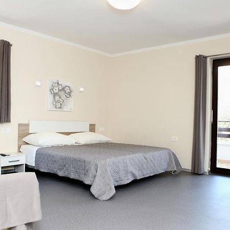 Spacious Izola Apartment Sl Luaran gambar